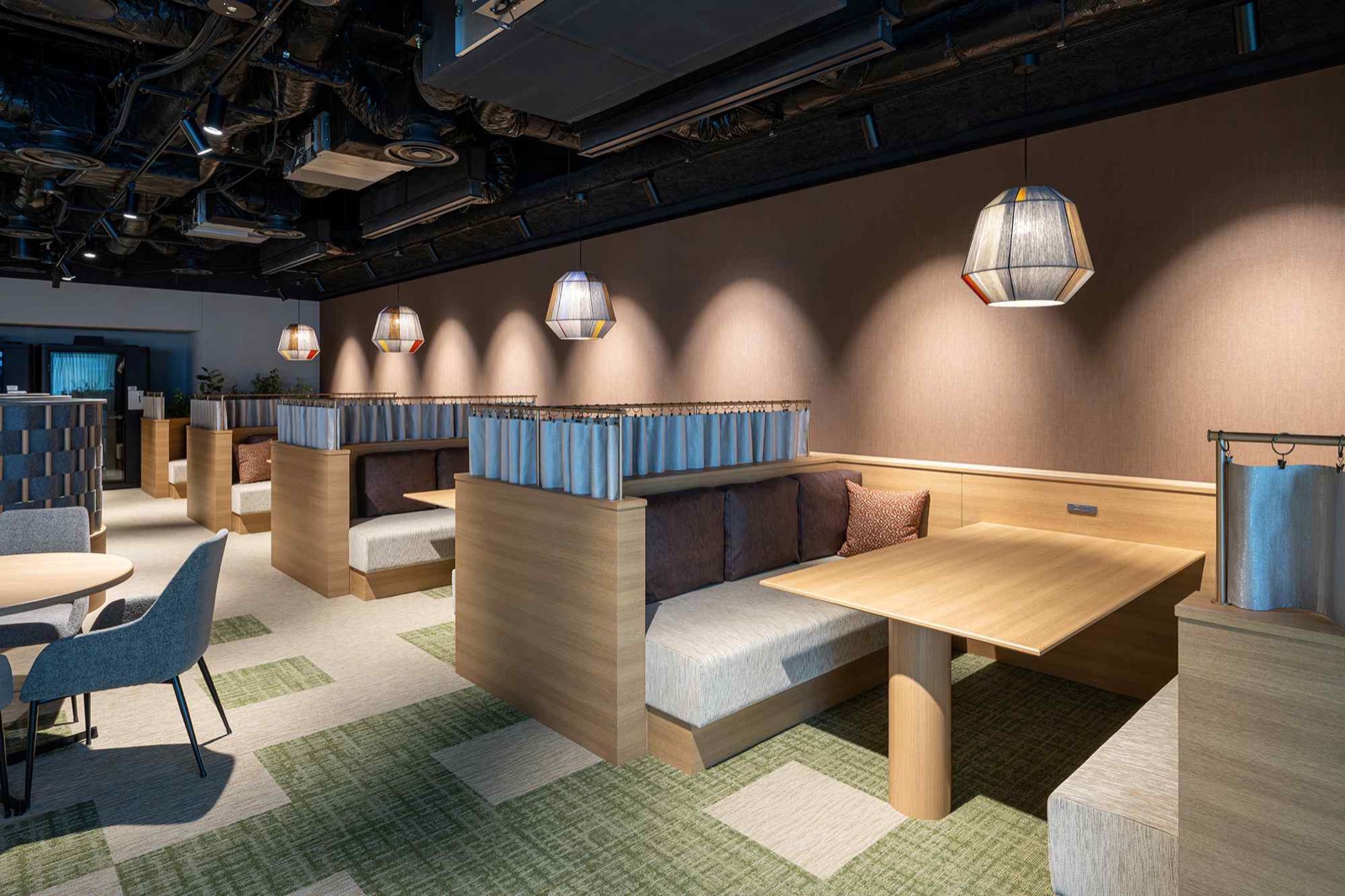 PMO EX Honmachi – 5F Salon 5